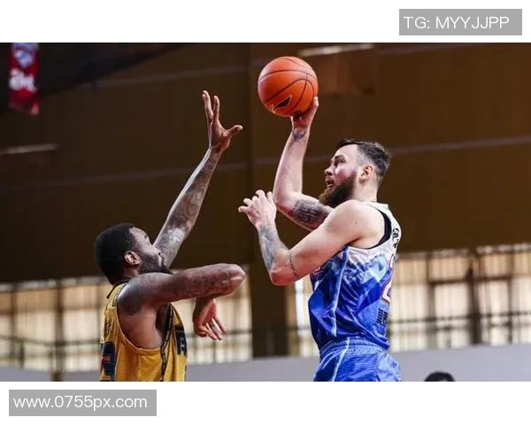 亚眠与克莱蒙激战正酣比分胶着双方争夺关键三分