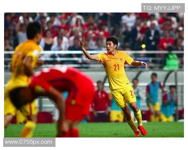 克罗斯的足球之路：从天赋少年到世界级中场大师的成长历程