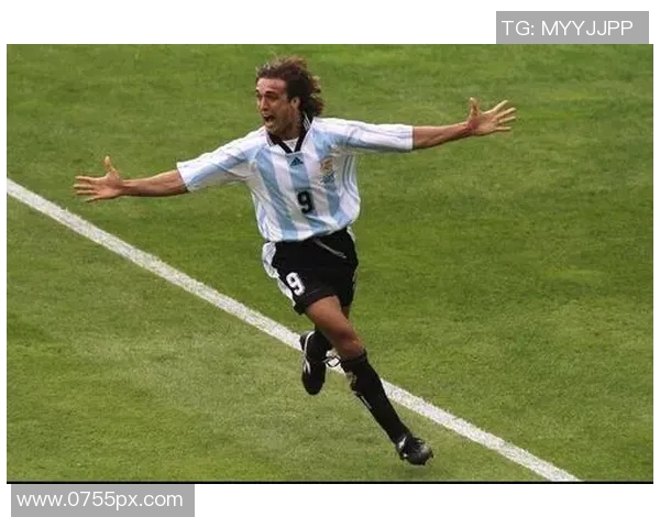 孙兴O的传奇之路：从青涩少年到足球巨星的成长故事