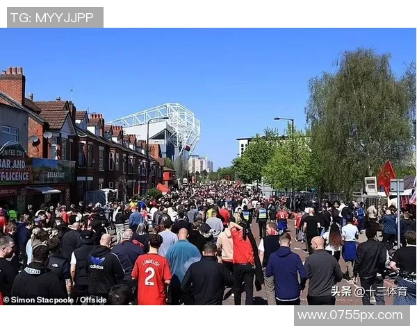 欧冠门票系统故障数万球迷排队长达12小时争抢梦幻门票 欧冠门票系统故障数万球迷排队长达12小时争抢梦幻门票