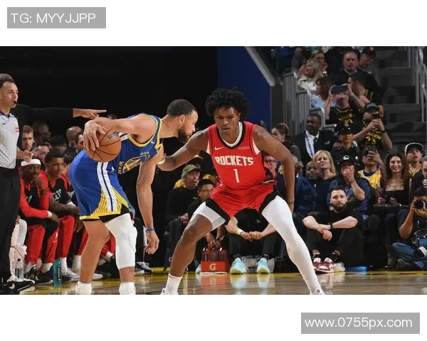 火箭与勇士经典对决16号重播回顾精彩瞬间与球星表现分析