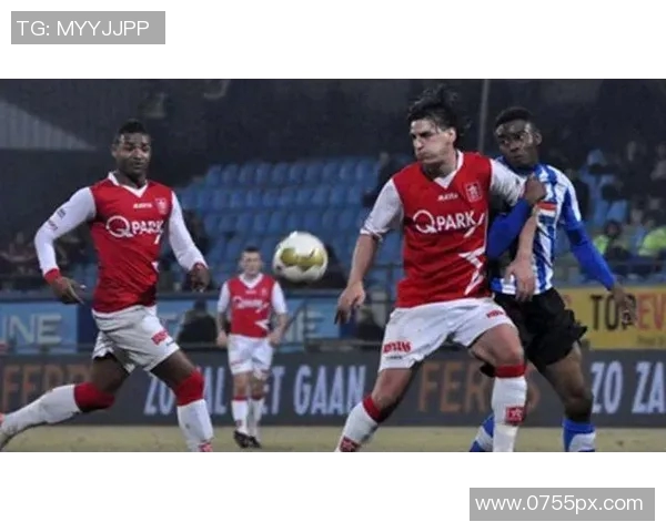 阿尔克马与马里乌波的精彩对决揭示足球战术与团队协作的魅力 阿尔克马与马里乌波的精彩对决揭示足球战术与团队协作的魅力