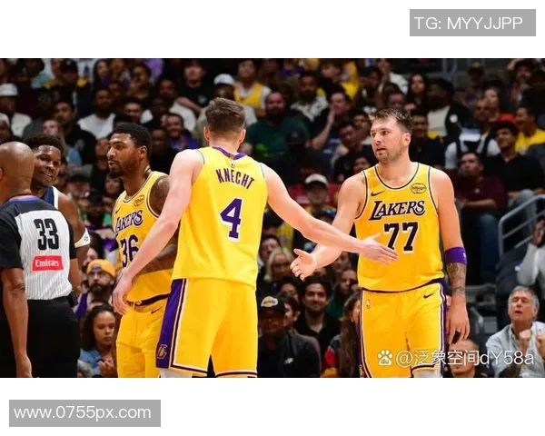 马库斯斯马特：从防守专家到球队核心的成长之路