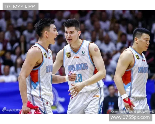 广东宏远与新疆广汇激战正酣谁能在CBA赛场上笑到最后